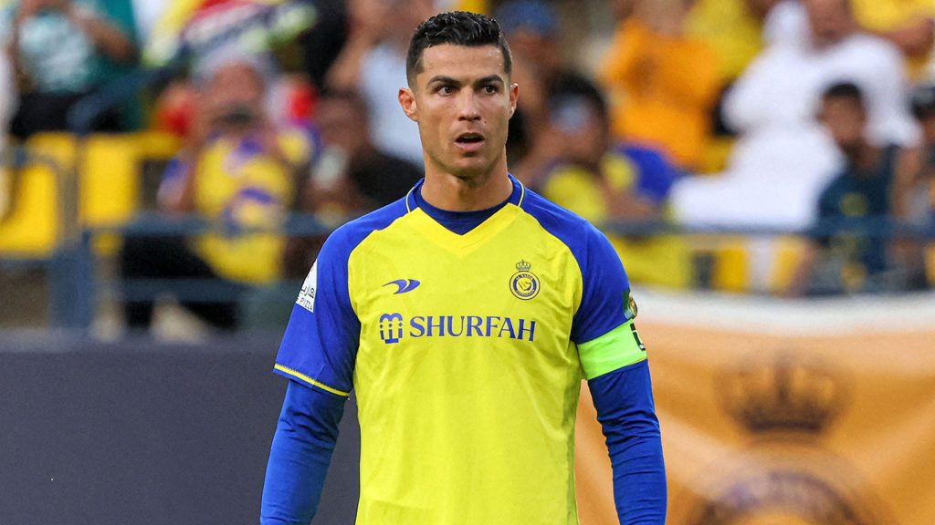O que levou a decisão de Cristiano Ronaldo de não voltar ao ambiente do futebol europeu?